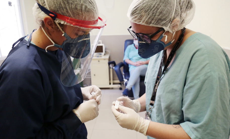 O Complexo Hospitalar do Trabalhador (CHT) irá utilizar mil testes rápidos para diagnóstico da Covid-19 em pacientes e colaboradores nas unidades que compõem o complexo, como o Hospital do Trabalhador, Hospital de Reabilitação, Hospital de Infectologia e Retaguarda Clínica, Hospital da Lapa, e Hospital Regional do Litoral. -  Curitiba, 21/05/2021  -  Foto: Clevis Massolia/CHT