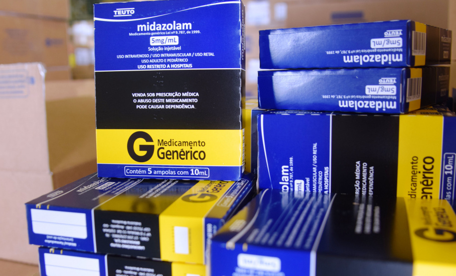 O Centro de Medicamentos do Paraná (Cemepar) enviou nesta sexta-feira (21) o maior quantitativo de insumos em um só dia desde o início do combate a Covid-19 no Estado. Ao todo, 1.114.257 unidades estão sendo enviadas para as 22 Regionais de Saúde.  -  Curitiba, 21/05/2021  -  Foto: Américo Antonio/SESA