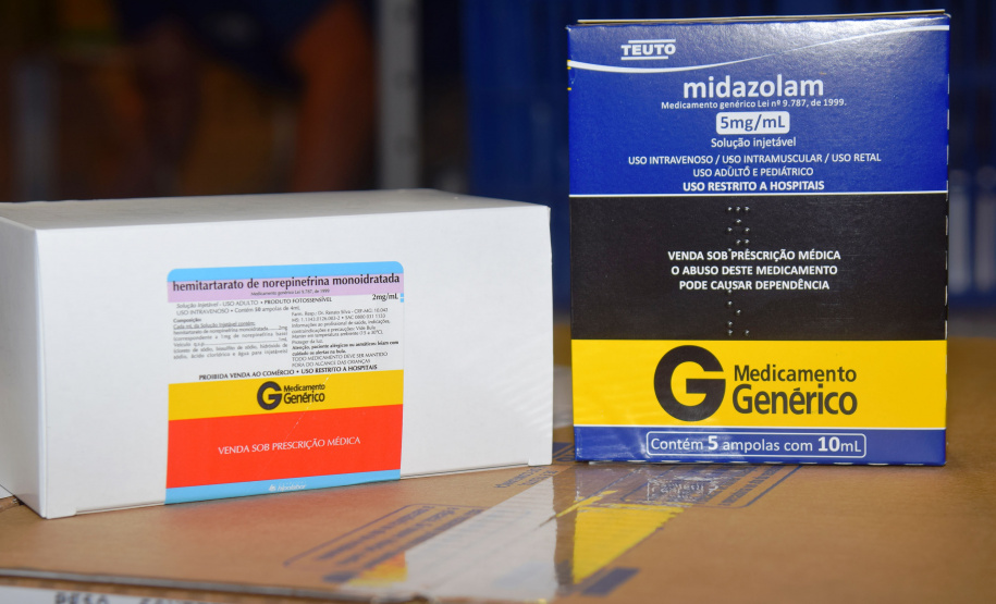 O Centro de Medicamentos do Paraná (Cemepar) enviou nesta sexta-feira (21) o maior quantitativo de insumos em um só dia desde o início do combate a Covid-19 no Estado. Ao todo, 1.114.257 unidades estão sendo enviadas para as 22 Regionais de Saúde.  -  Curitiba, 21/05/2021  -  Foto: Américo Antonio/SESA