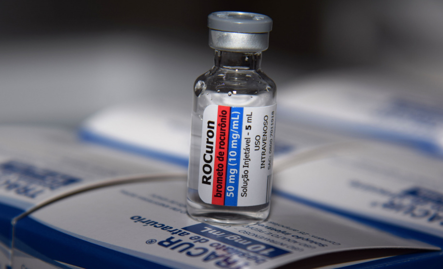 O Centro de Medicamentos do Paraná (Cemepar) enviou nesta sexta-feira (21) o maior quantitativo de insumos em um só dia desde o início do combate a Covid-19 no Estado. Ao todo, 1.114.257 unidades estão sendo enviadas para as 22 Regionais de Saúde.  -  Curitiba, 21/05/2021  -  Foto: Américo Antonio/SESA