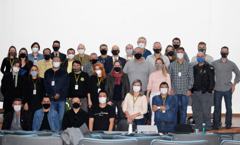 A Polícia Científica do Paraná realizou uma capacitação voltada às chefias das 20 unidades da instituição (18 no interior e duas na capital), com intuito de nivelar e unificar os trabalhos, além de integrar os profissionais. A capacitação teve carga horária de 30 horas e contou com diversas palestras ligadas à gestão, ministradas de terça a quinta-feira (18 a 20/05), na sede da Polícia Científica do Paraná, em Curitiba. - Curitiba, 21/05/2021 - Foto: SESP/PR