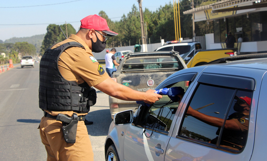 Almirante Tamandaré, 21 de maio de 2021. BPRv realiza blitz educativa alusiva ao Maio Amarelo.