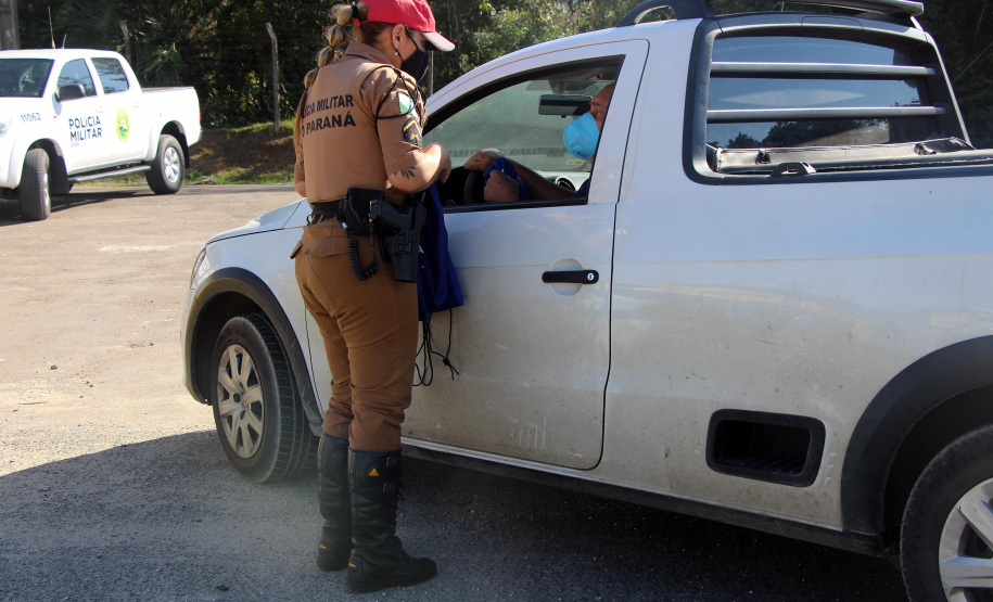 Almirante Tamandaré, 21 de maio de 2021. BPRv realiza blitz educativa alusiva ao Maio Amarelo.