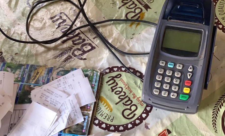 Operação da Ação Integrada de Fiscalização Urbana (Aifu) neste final de semana flagrou mais casos de desrespeito às medidas sanitárias. Aglomerações foram dispersadas em pontos públicos como a Praça do Gaúcho e o Parcão do Museu Oscar Niemeyer, sendo encontradas 969 pessoas não respeitando o distanciamento social e o uso de máscara. - Curitiba, 24/05/2021 - Foto: SESP/PR