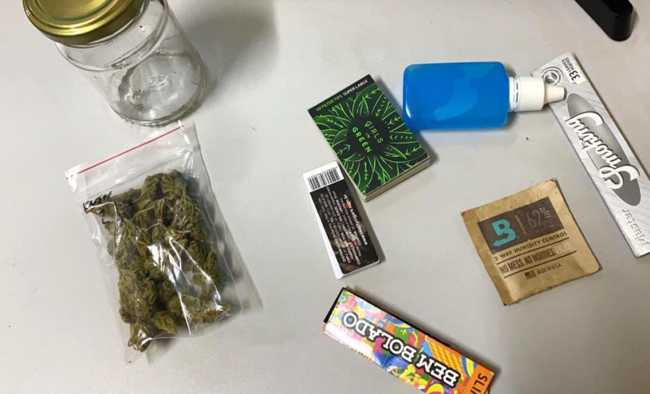 Operação da Ação Integrada de Fiscalização Urbana (Aifu) neste final de semana flagrou mais casos de desrespeito às medidas sanitárias. Aglomerações foram dispersadas em pontos públicos como a Praça do Gaúcho e o Parcão do Museu Oscar Niemeyer, sendo encontradas 969 pessoas não respeitando o distanciamento social e o uso de máscara. - Curitiba, 24/05/2021 - Foto: SESP/PR