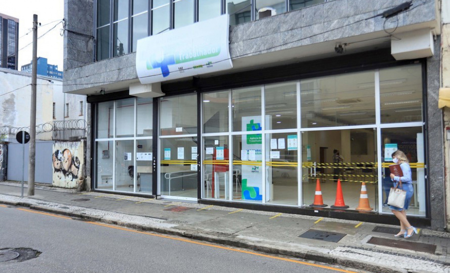 Agência do Trabalghador de Curitiba  -  Foto: SEJUF