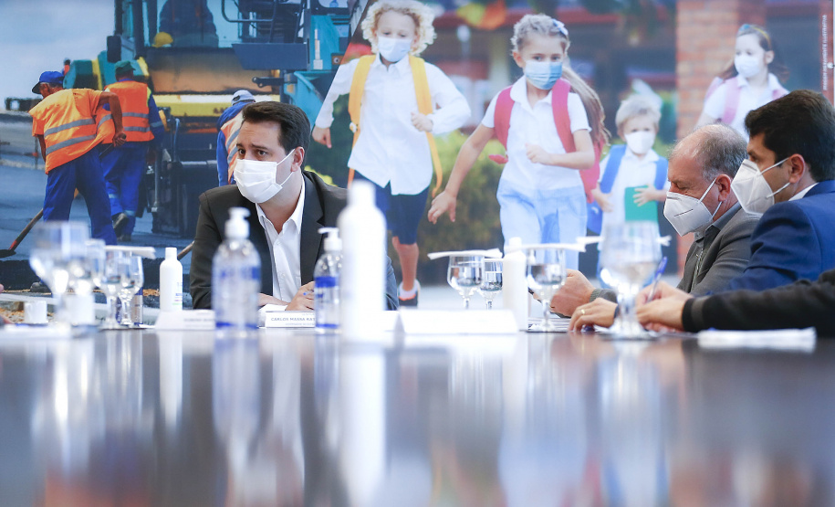 O Governo do Estado vai investir R$ 11,8 milhões na pavimentação de duas importantes ruas de Araucária, na Região Metropolitana de Curitiba