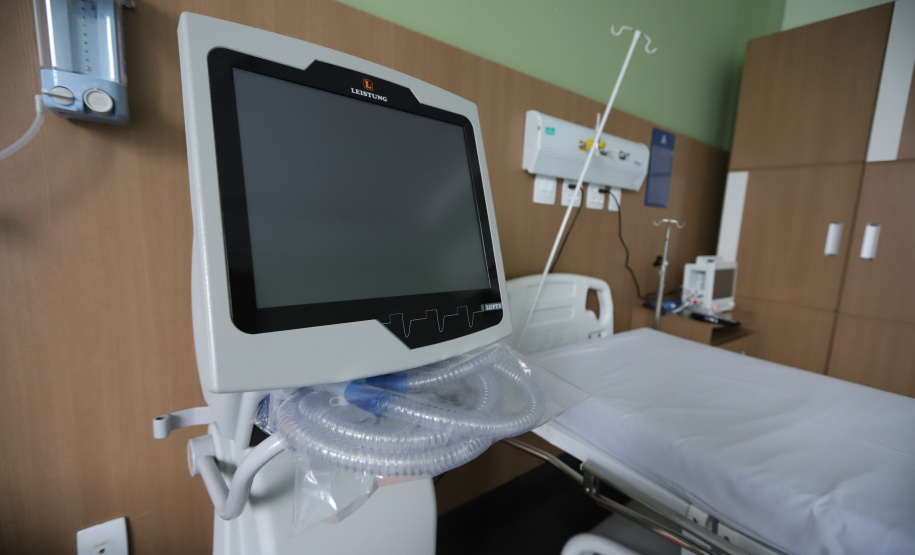 A Secretária de Estado da Saúde ativou mais sete leitos exclusivos para atendimento à Covid-19 nos últimos três dias. São dois leitos de UTI no Hospital Regional de Telêmaco Borba e cinco leitos na Casa de Saúde de Santa Izabel do Oeste. - Curitiba, 24/05/2021 - Foto: Geraldo Bubniak/AEN