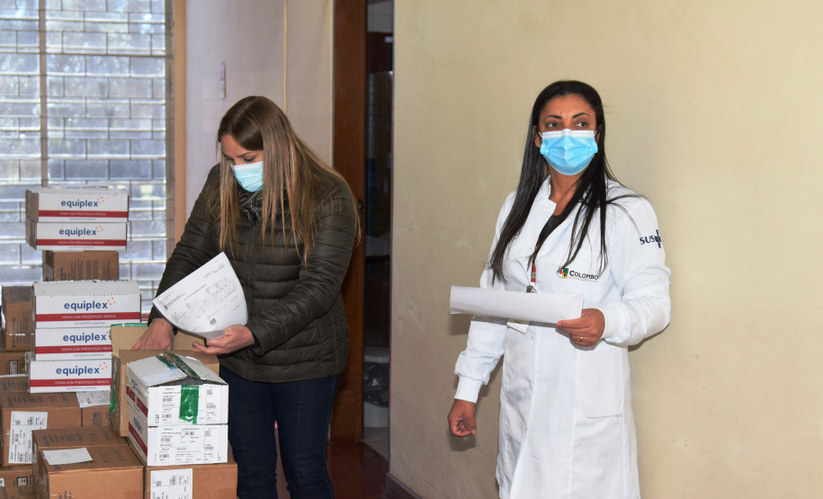 O Governo do Estado descentralizou vacinas contra a Covid-19 da Pfizer/BioNTech para nove municípios do Paraná nesta segunda-feira (24). Ao todo 39.780 doses foram distribuídas para Curitiba, Ponta Grossa, Guarapuava, Foz do Iguaçu, Araucária, Campo Largo, São José dos Pinhais, Colombo e Pinhais. -  24/05/2021  -  Foto: Américo Antonio/SESA