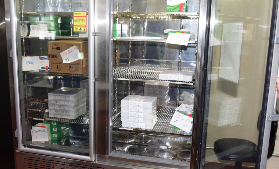 O Governo do Estado descentralizou vacinas contra a Covid-19 da Pfizer/BioNTech para nove municípios do Paraná nesta segunda-feira (24). Ao todo 39.780 doses foram distribuídas para Curitiba, Ponta Grossa, Guarapuava, Foz do Iguaçu, Araucária, Campo Largo, São José dos Pinhais, Colombo e Pinhais. -  24/05/2021  -  Foto: Américo Antonio/SESA