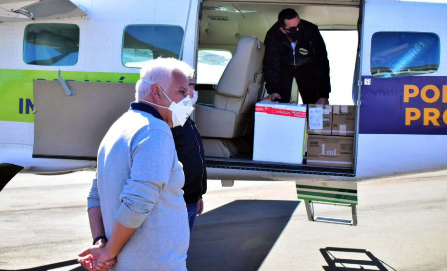 O Governo do Estado descentralizou vacinas contra a Covid-19 da Pfizer/BioNTech para nove municípios do Paraná nesta segunda-feira (24). Ao todo 39.780 doses foram distribuídas para Curitiba, Ponta Grossa, Guarapuava, Foz do Iguaçu, Araucária, Campo Largo, São José dos Pinhais, Colombo e Pinhais. - 24/05/2021 - Foto: DSivulgação SESA
