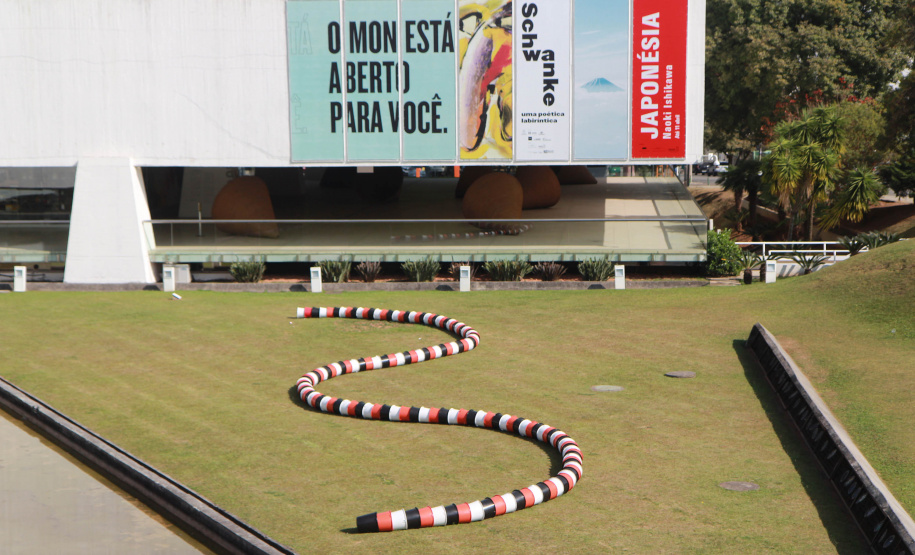 A inspiração vem da exposição ?Schwanke, uma Poética Labiríntica?, em cartaz no Olho. Com curadoria de Maria José Justino, a mostra do premiado artista Luiz Henrique Schwanke (1951-1992) exibe 157 obras, sendo boa parte inédita. É uma retrospectiva de seu trabalho, desde a década de 1970 até as últimas produções. - Curitiba, 25/05/2021 - Foto: Alessandro Vieira/AEN