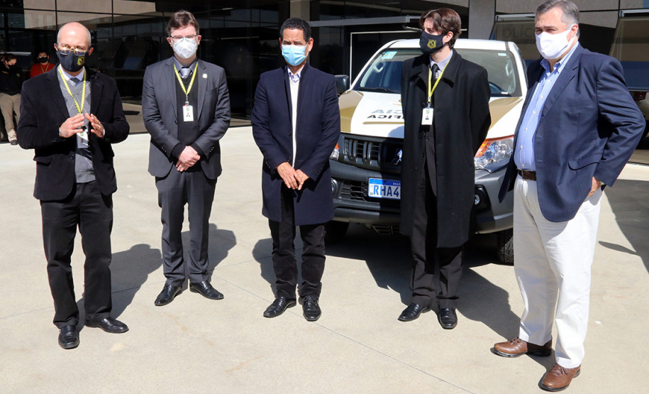 Entrega de novas viaturas para a Polícia Científica. Na foto o secretário da Segurança Pública do Paraná, Romulo Marinho Soares;secretário Estadual da Saúde, Beto Preto; diretor superintendente do Complexo Hospitar do Trabalhador, Geci Labres de Souza Júnior; diretor do Instituto Médico Legal (IML), André Ribeiro Langowiski; diretor do Instituto de Criminalística, Mariano Schaffka Netto.