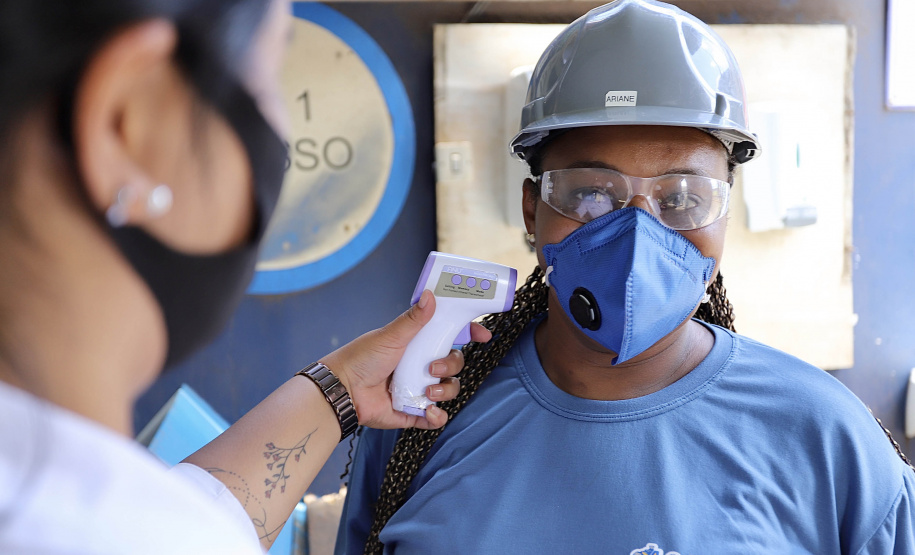 Portuários estão no próximo grupo prioritário a receber a vacina contra a Covid-19 - Paranaguá, 25/05/2021 - Foto: Claudio Neves/Portos do Paraná