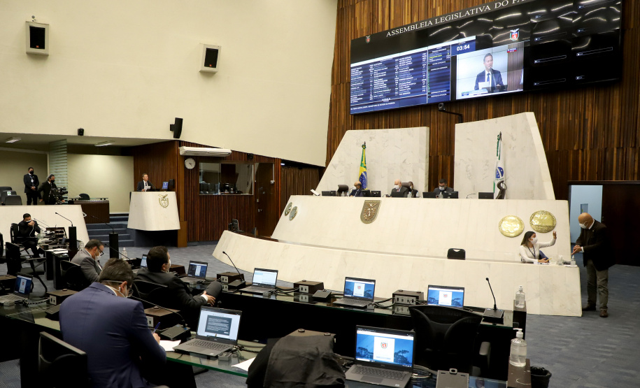 O secretário de Estado da Fazenda, Renê Garcia Junior, apresentou durante audiência pública na tarde desta terça-feira (25), na Assembleia Legislativa do Paraná, os resultados contábeis do Paraná referentes ao 1º quadrimestre de 2021, e ressaltou a premente necessidade de suplementação orçamentária para fazer frente ao aumento de despesas. Foto: Ari Dias/AEN