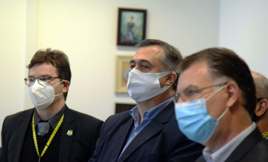 Um Termo de Cooperação Técnica firmado nesta terça-feira (25) entre a Polícia Científica e o Complexo Hospitalar do Trabalhador (CHT) vai permitir o uso compartilhado do laboratório multiusuário de patologia forense do Instituto Médico Legal (IML). Foto: Américo Antonio/SESA