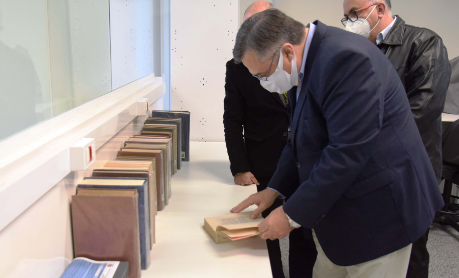 Um Termo de Cooperação Técnica firmado nesta terça-feira (25) entre a Polícia Científica e o Complexo Hospitalar do Trabalhador (CHT) vai permitir o uso compartilhado do laboratório multiusuário de patologia forense do Instituto Médico Legal (IML). Foto: Américo Antonio/SESA