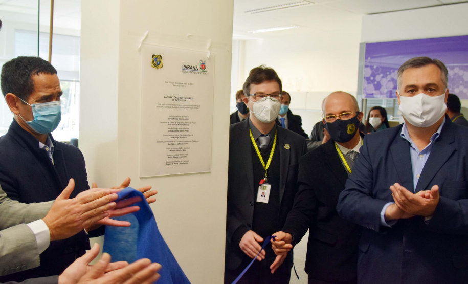 Um Termo de Cooperação Técnica firmado nesta terça-feira (25) entre a Polícia Científica e o Complexo Hospitalar do Trabalhador (CHT) vai permitir o uso compartilhado do laboratório multiusuário de patologia forense do Instituto Médico Legal (IML). Foto: Américo Antonio/SESA