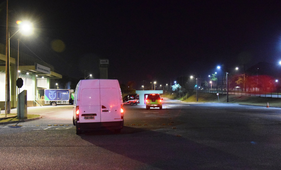 A Secretaria de Estado da Saúde (Sesa) recebeu na noite desta terça-feira (26), 352.750 doses da vacina AstraZeneca/Fiocruz, contra a Covid-19.   -  Curiti, 26/05/2021  -  Foto: Américo antonio/SESA