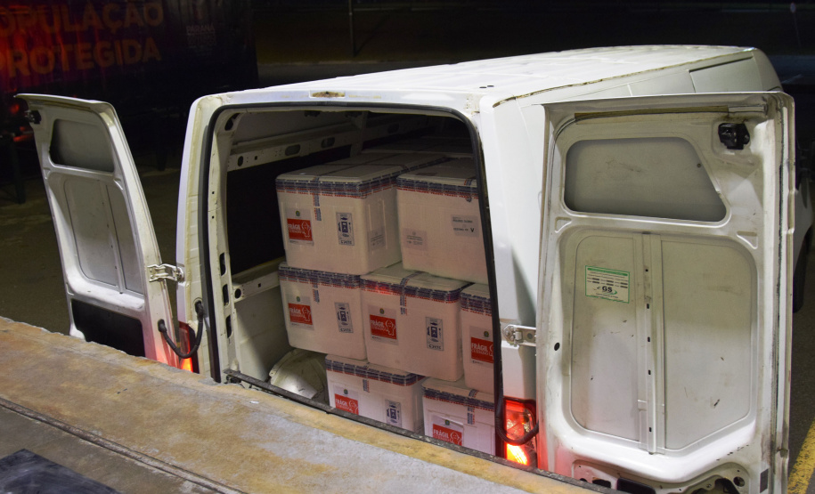 A Secretaria de Estado da Saúde (Sesa) recebeu na noite desta terça-feira (26), 352.750 doses da vacina AstraZeneca/Fiocruz, contra a Covid-19.   -  Curiti, 26/05/2021  -  Foto: Américo antonio/SESA