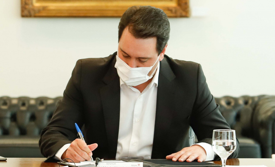 O Governo do Estado ampliou em 35% o valor que será destinado ao auxílio emergencial para microempreendedores individuais (MEIs), pequenas e microempresas de todo o Paraná afetados pela pandemia de Covid-19