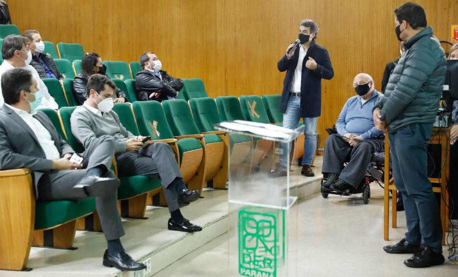 O Departamento de Estradas de Rodagem do Paraná (DER/PR) realizou esta semana a fase de lances da licitação do projeto e da obra de duplicação da PR-317, entre Maringá e Iguaraçu, na região Noroeste