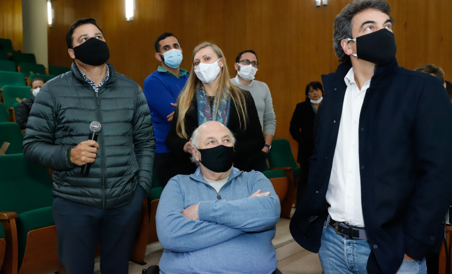 O Departamento de Estradas de Rodagem do Paraná (DER/PR) realizou esta semana a fase de lances da licitação do projeto e da obra de duplicação da PR-317, entre Maringá e Iguaraçu, na região Noroeste