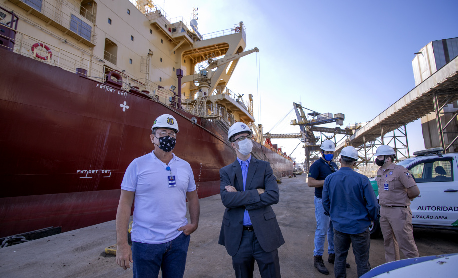 Novo delegado da Polícia Federal em Paranaguá conhece a estrutura da Portos do Paraná  - Paranaguá, 27/05/2021  -  Foto: Claudio Neves/Portos do Paraná