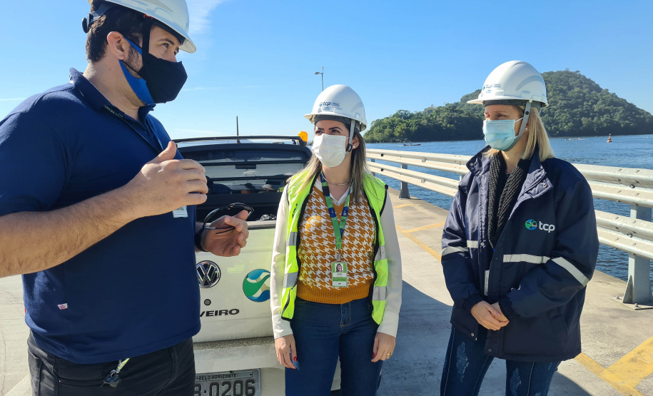 No começo da semana, técnicos e funcionários da Secretaria de Saúde do Estado e da Secretaria Municipal de Saúde e Prevenção de Paranaguá (SEMSAP) estiveram no Porto de Paranaguá para fazer o reconhecimento e uma análise prévia da área do cais, para definição de metodologias e técnicas de aplicação do ?fumacê?, com objetivo de combater a proliferação do mosquito da dengue. - Foto_ Claudio Neves/Portos do Paraná