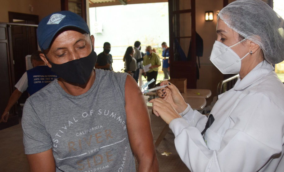 Vacinação no Porto de Paranaguá  -  Paranaguá, 28/05/2021  -  Foto: Américo Antonio/SESA