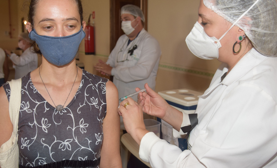 Vacinação no Porto de Paranaguá  -  Paranaguá, 28/05/2021  -  Foto: Américo Antonio/SESA