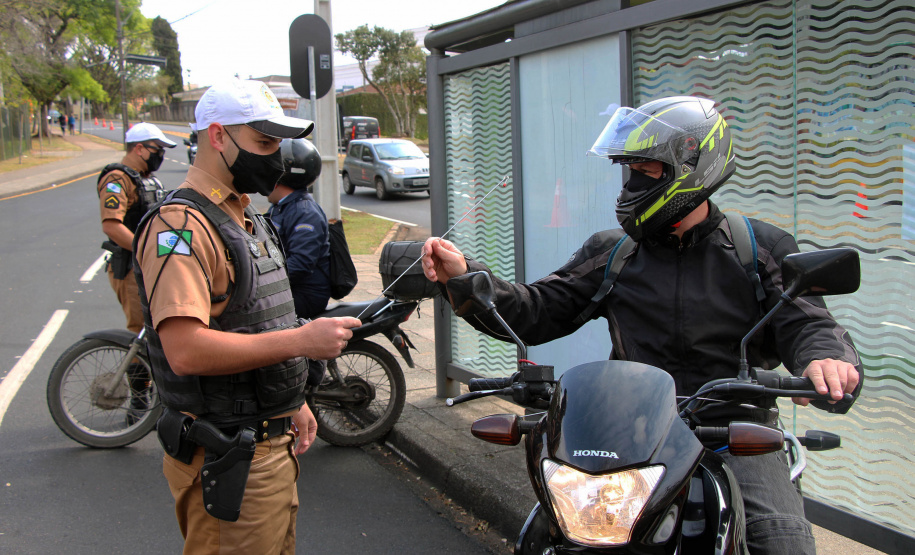 O estudo do Batalhão de Polícia de Trânsito (BPTran) aponta que o primeiro quadrimestre deste ano teve 1.426 acidentes de trânsito em Curitiba e destes, 745 destes envolveram motociclistas, ou seja, os números correspondem a 52,2% de todos os registros no período analisado, segundo o levantamento do BPTran.  -  Curitiba, 28/05/2021  -  foto: SESP/PR