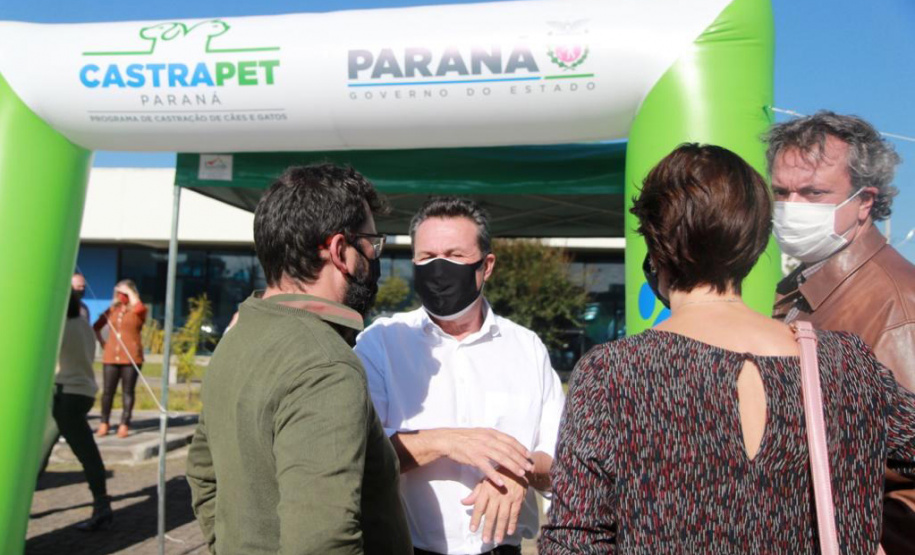 Equipes do Programa Permanente de Castração de Cães e Gatos (CastraPet), da Secretaria de Estado do Desenvolvimento Sustentável e do Turismo (Sedest), concluíram neste sábado (29) a castração de 719 animais em Piraquara. O Município é um dos últimos do ciclo que encerra no final de junho, com atendimento em 45 localidades e 15 mil pets castrados.  -  Piraquara, 29/05/2021  - Foto: Alessandro Vieira/AEN