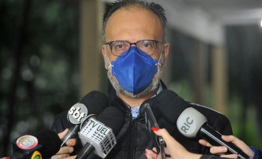 Vestibular da UEL registra ausência de 42% e prova aborda fronteiras e pandemia. Na foto, Reitor da UEL, Sérgio Carvalho, em entrevista coletiva, destacou o rigor na aplicação das provas.   - Londrina, 31/05/2021  -  Foto: UEL