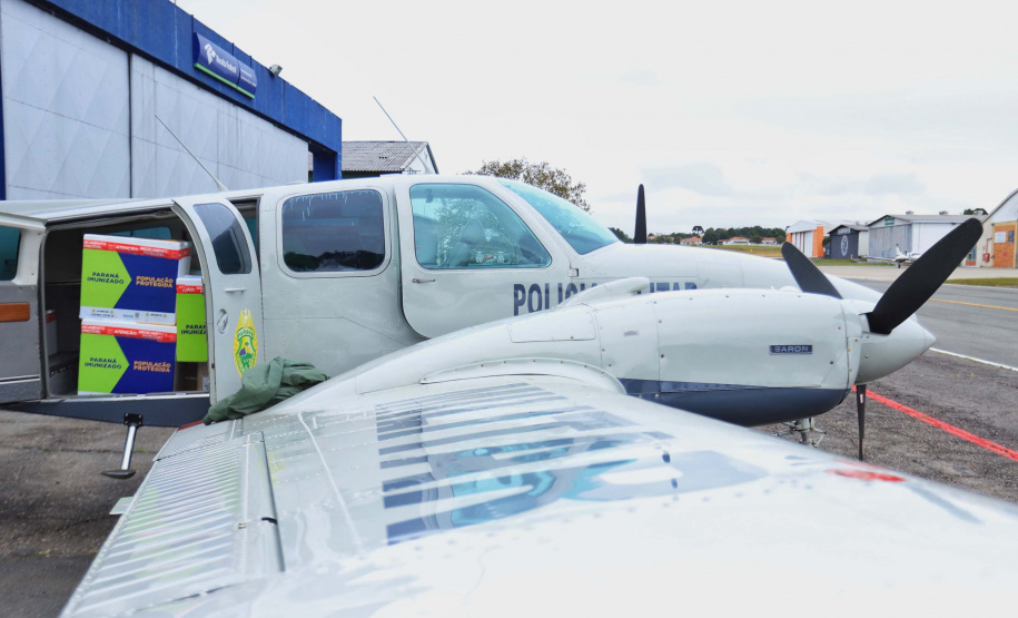 Paraná distribui 37.440 doses de vacina contra Covid-19 da Pfizer para 21 municípios. Foto: José Fernando Oura/AEN