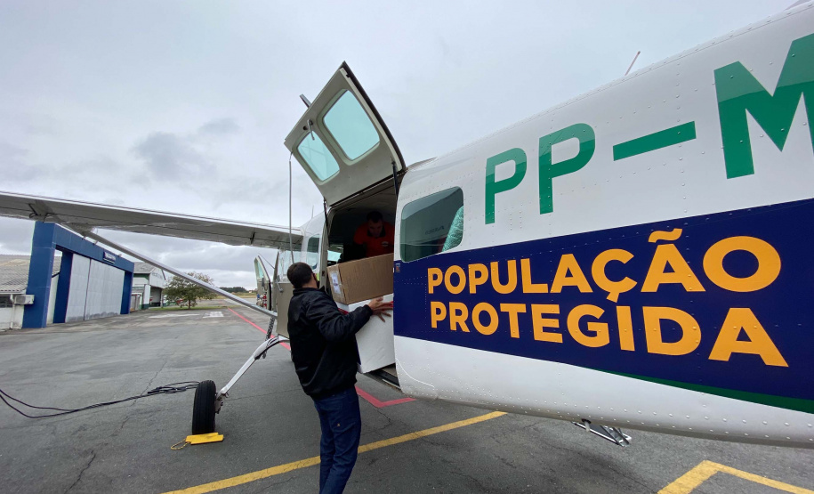 Paraná distribui 37.440 doses de vacina contra Covid-19 da Pfizer para 21 municípios. Foto: José Fernando Oura/AEN