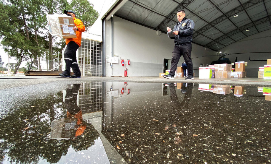 Paraná distribui 37.440 doses de vacina contra Covid-19 da Pfizer para 21 municípios. Foto: José Fernando Oura/AEN
