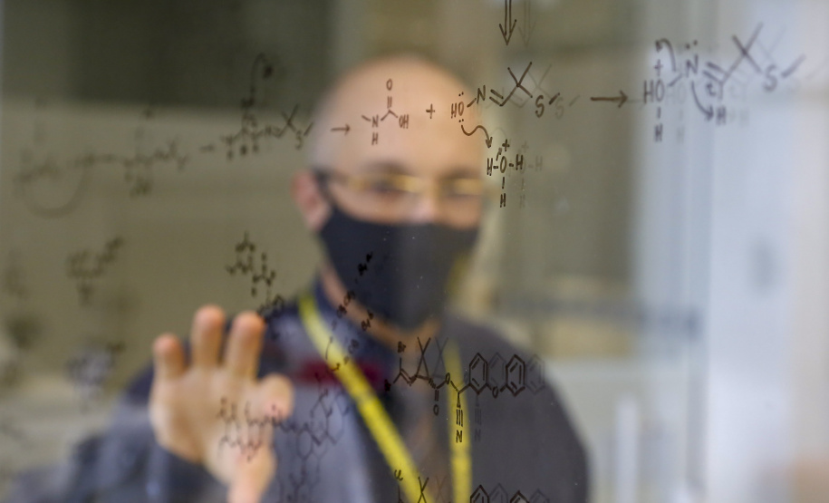 Com bons profissionais e tecnologia, Polícia Científica do Paraná é referência no País. Dr. André Ribeiro Langoswiski - Diretor-Geral do IML    
Foto Gilson Abreu/AEN