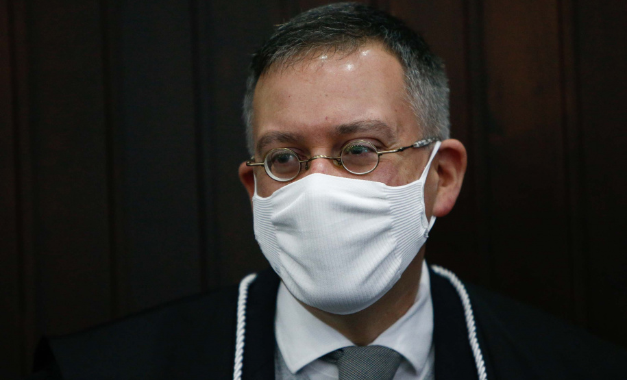 Nesta segunda-feira (31), também foi realizada a posse do novo desembargador do TJPR, Cláudio Smirne Diniz. Sua nomeação foi assinada pelo governador no dia 11 de maio. Diniz preenche a vaga aberta pela aposentadoria do desembargador Clayton Coutinho de Camargo. Foto: Jonathan Campos/AEN