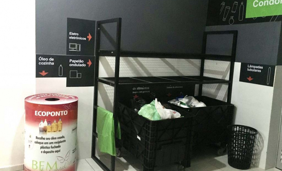 Projeto da UEL instala central de coleta multisseletiva de resíduos em condomínio. Central de coleta multisseletiva em condomínio de Londrina  -  Foto: NINTER/UEL