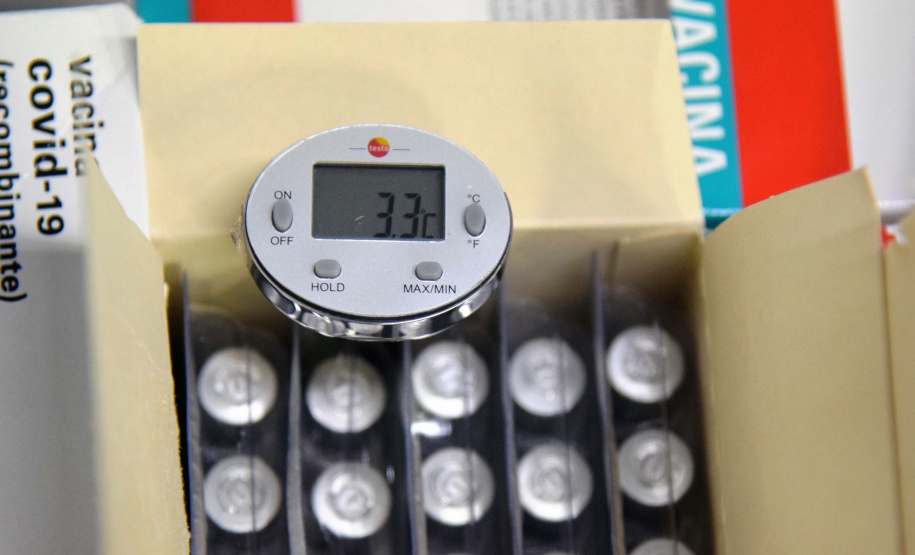 Paraná recebe mais 360.250 doses da vacina AstraZeneca contra a Covid-19. Foto: Américo Antonio/SESA