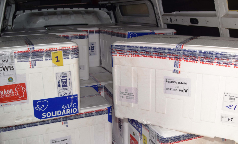 Paraná recebe mais 360.250 doses da vacina AstraZeneca contra a Covid-19. Foto: Américo Antonio/SESA