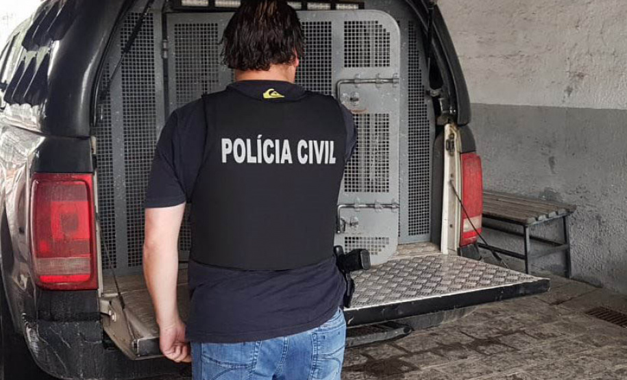 A Polícia Civil do Paraná (PCPR) prendeu quatro integrantes de associação criminosa responsável por aplicar golpes do bilhete premiado nos estados do Paraná, Santa Catarina e Rio Grande do Sul. As capturas aconteceram nesta quarta-feira (2), na capital paranaense, em Araucária e São José dos Pinhais, na Região Metropolitana de Curitiba, além do município de Passo Fundo, no estado do Rio Grande do Sul. - Curitiba, 02/06/2021 - Foto: PCPR
