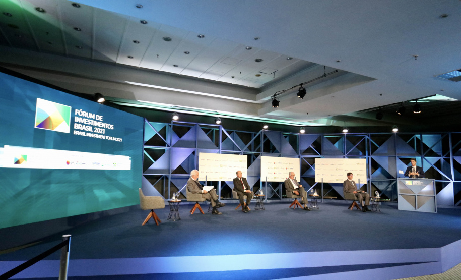 Vice-governador apresenta desenvolvimento da infraestrutura paranaense em evento internacional de atração de investimentos - Curitiba, 02/06/2021 - foto: Camila Tonett/Vice-Governadoria