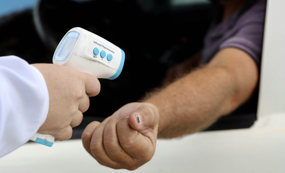 Com cerca de 9,8 mil trabalhadores portuários vacinados, os cuidados contra o coronavírus continuam nos portos de Paranaguá e Antonina. O Comitê de Enfrentamento à Covid-19 da Portos do Paraná realiza o balanço da primeira etapa de vacinação, concluída no último domingo (30). A empresa pública já articula novo pedido de doses ao Ministério da Saúde. - Paranaguá, 02/06/2021 - Foto: Claudio Neves/Portos do Paraná