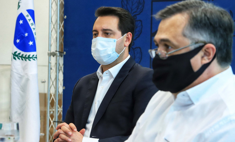 A Klabin, maior produtora e exportadora de papéis do País, doará ao Paraná mais de 95 mil medicamentos que compõem o kit intubação, utilizado para atendimento a pacientes com quadros graves de Covid-19. A doação foi anunciada nesta quarta-feira (2) em uma videoconferência realizada por diretores da empresa com o governador Carlos Massa Ratinho Junior. Foto: Jonathan Campos/AEN