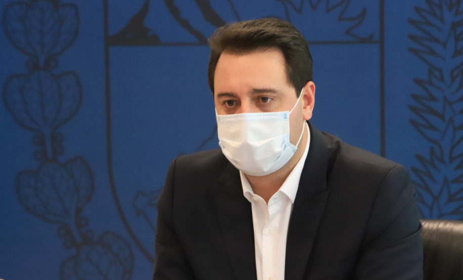 A Klabin, maior produtora e exportadora de papéis do País, doará ao Paraná mais de 95 mil medicamentos que compõem o kit intubação, utilizado para atendimento a pacientes com quadros graves de Covid-19. A doação foi anunciada nesta quarta-feira (2) em uma videoconferência realizada por diretores da empresa com o governador Carlos Massa Ratinho Junior. Foto: Jonathan Campos/AEN