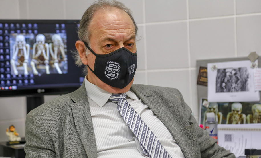 Peritos do Paraná usam antropologia forense para desvendar crimes; conheça o trabalho. Dr. Porcídio Vilani, Chefe do núcleo de antropologia forense do IML de Curitiba.
Foto : Gilson Abreu/AEN