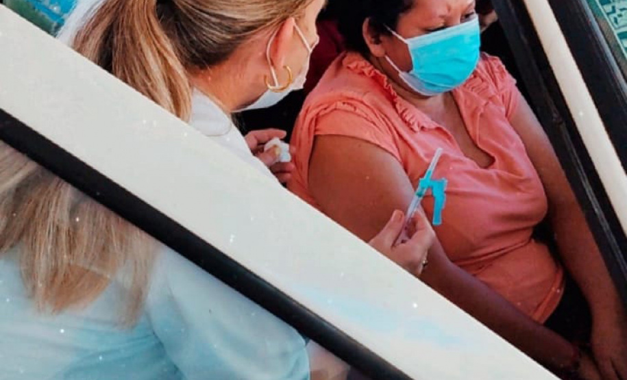 PEABIRU - REGIONAL DE SAUDE DE CAMPO MOURÃO - Municípios do Paraná vacinam contra a Covid-10 durante todo o feriado prolongado - Peabiru, 04/06/2021 - Foto: SESA