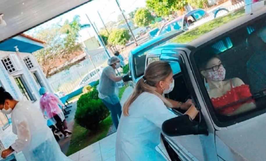 PEABIRU - REGIONAL DE SAUDE DE CAMPO MOURÃO - Municípios do Paraná vacinam contra a Covid-10 durante todo o feriado prolongado - Peabiru, 04/06/2021 - Foto: SESA